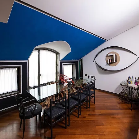 Homestay Penthouse Attico Cannon D Oro